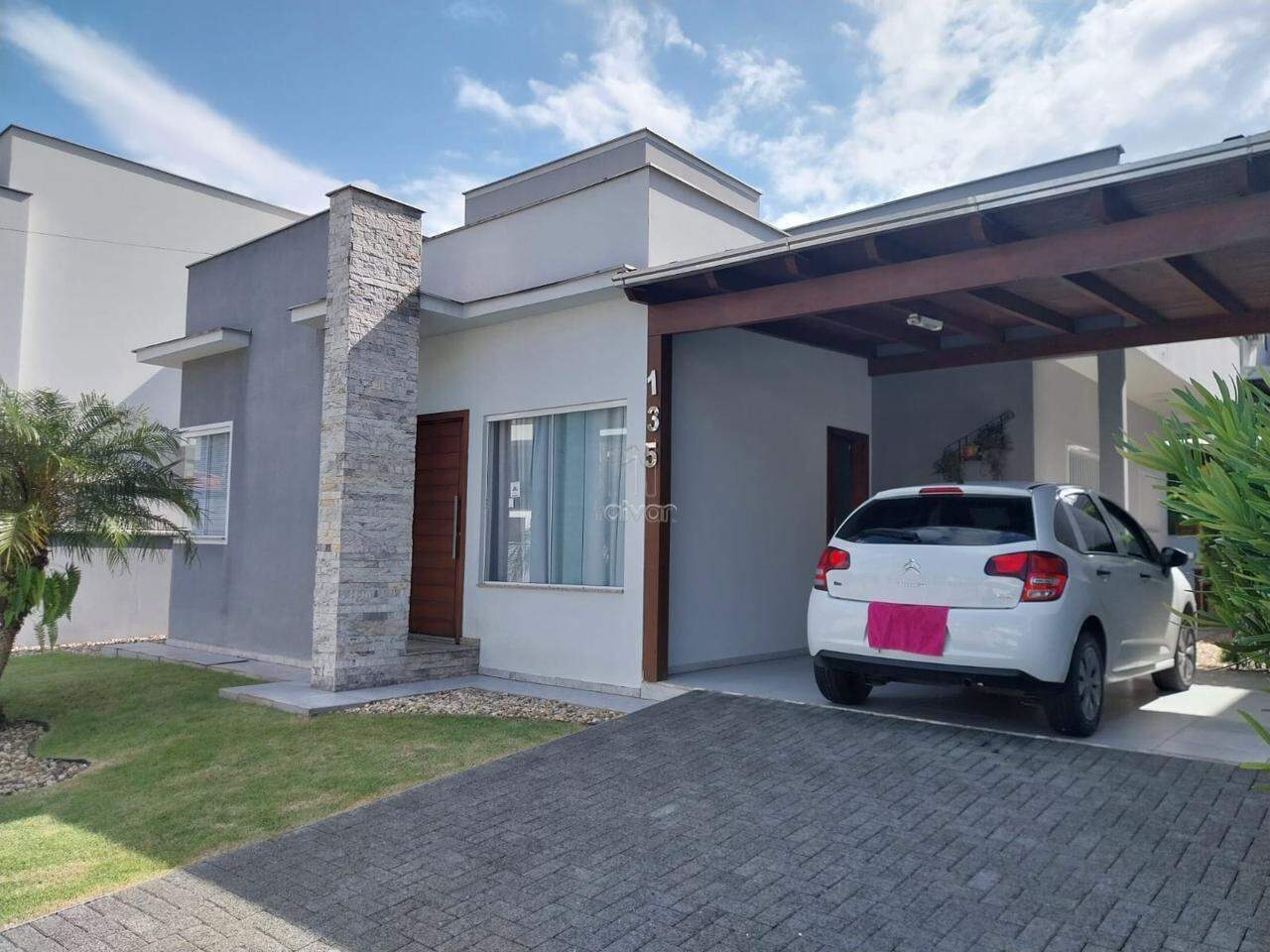 Casa à venda no Jaraguá Esquerdo: 