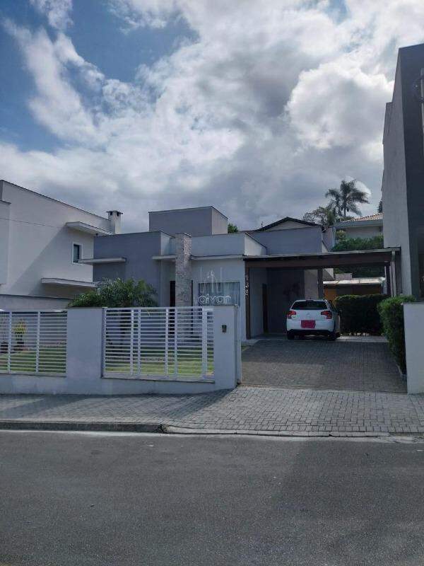 Casa à venda no Jaraguá Esquerdo: 