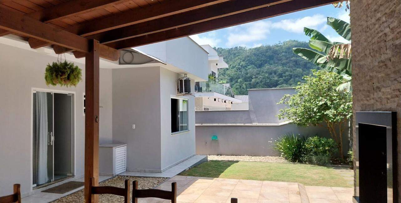 Casa à venda no Jaraguá Esquerdo: 