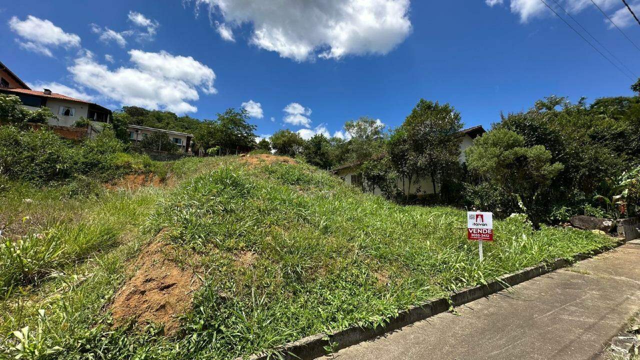 Terreno à venda no Barra do Rio Molha: 