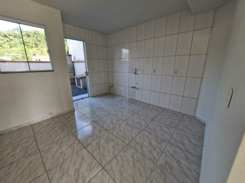 Geminado para aluguel no Barra do Rio Cerro: 