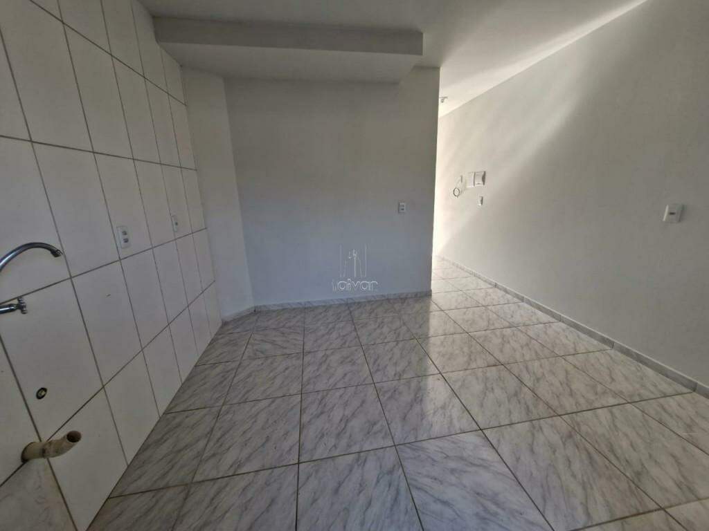 Geminado para aluguel no Barra do Rio Cerro: 