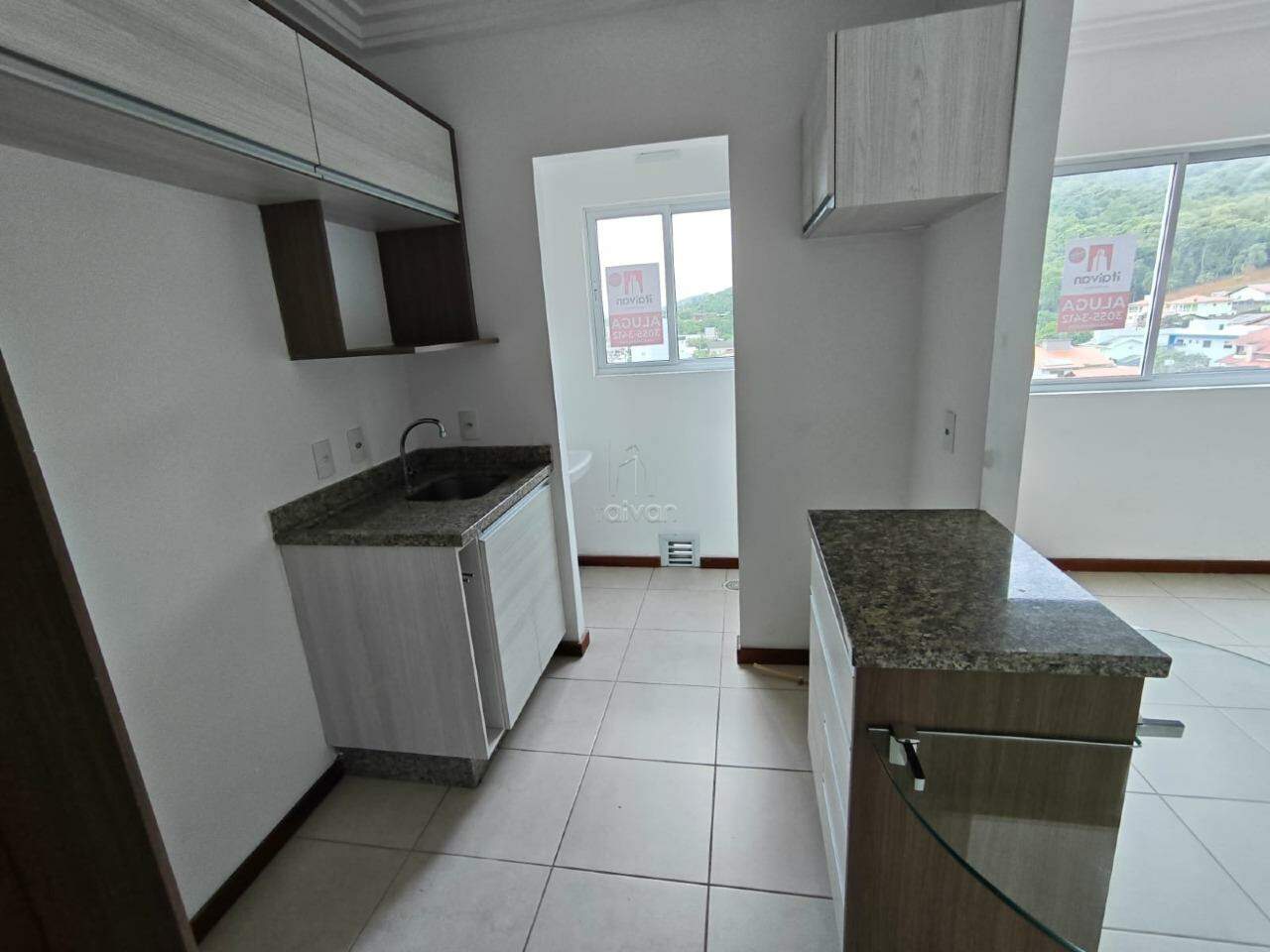 Apartamento para aluguel no Barra do Rio Cerro: 