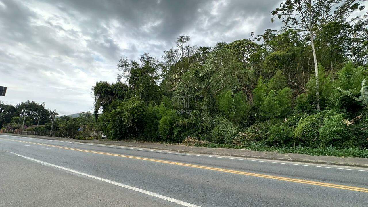 Terreno à venda no Barra do Rio Cerro: 