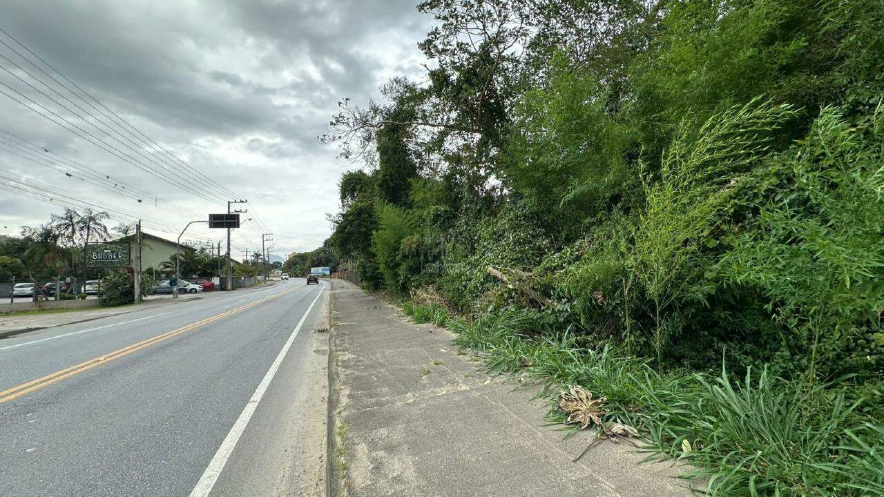 Terreno à venda no Barra do Rio Cerro: 