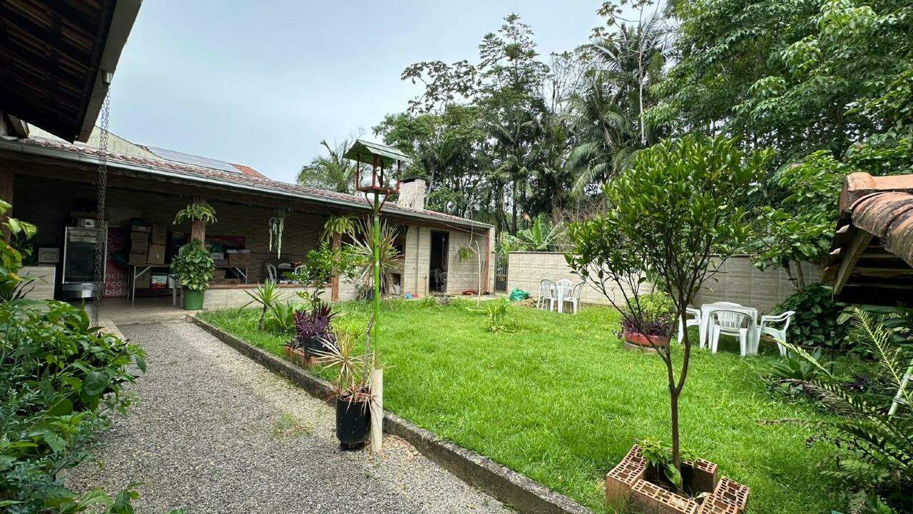Casa à venda no Jaraguá 84: 