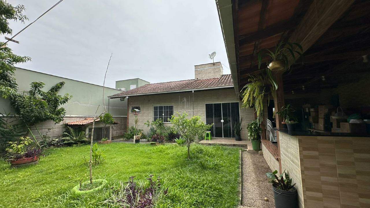 Casa à venda no Jaraguá 84: 