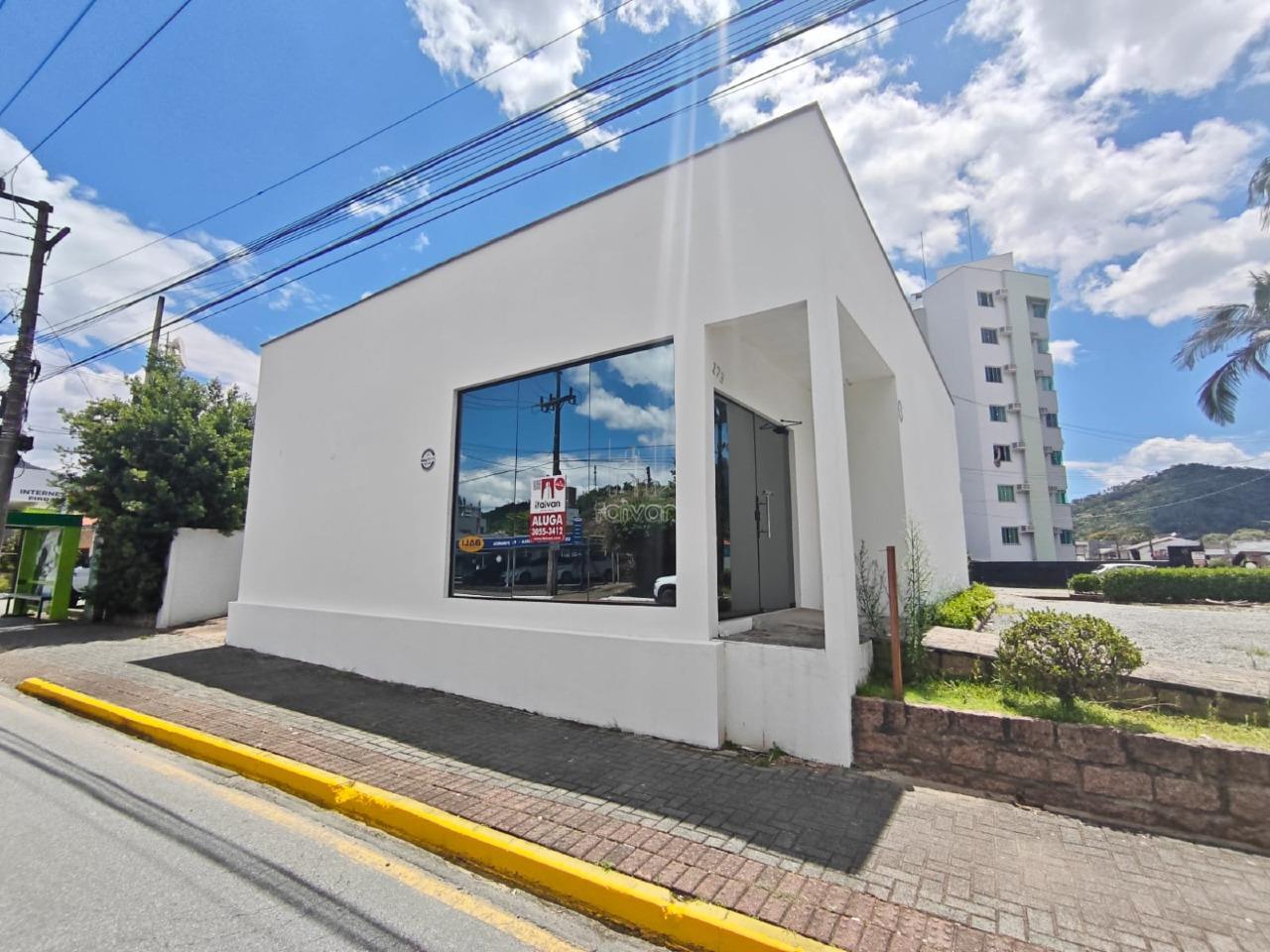 Casa comercial para aluguel no Centro: 