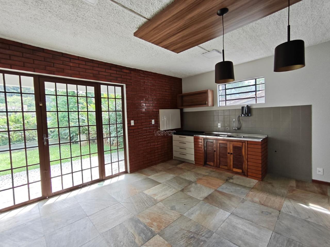 Casa para aluguel no Centro: 