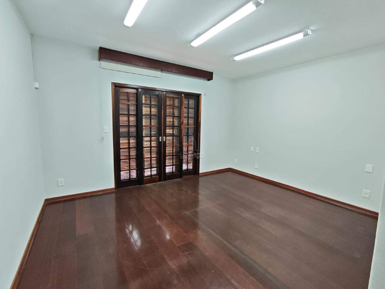 Casa para aluguel no Centro: 