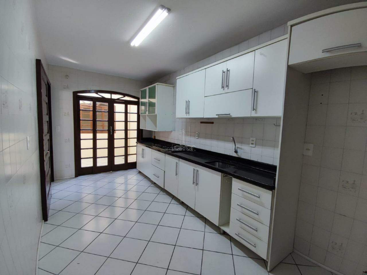 Casa para aluguel no Ilha Da Figueira: 