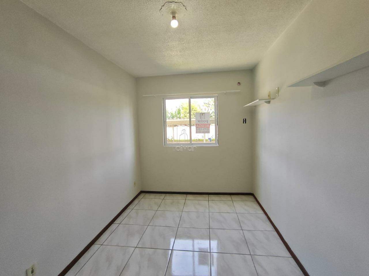 Apartamento para aluguel no Barra do Rio Cerro: 