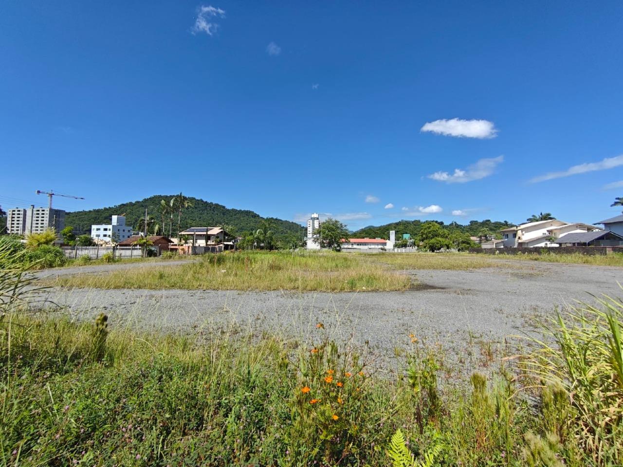 Terreno para aluguel no Rau: 