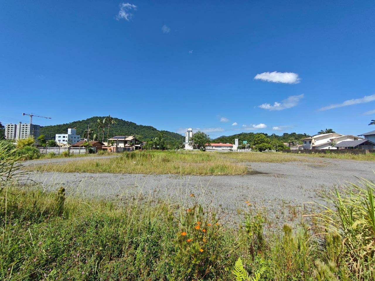 Terreno para aluguel no Rau: 