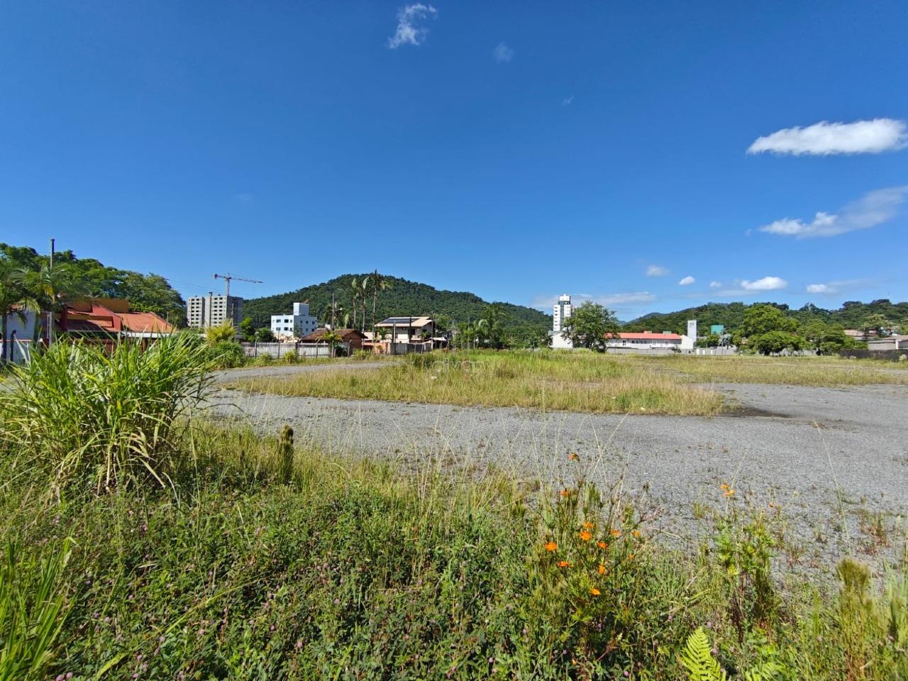 Terreno para aluguel no Rau: 