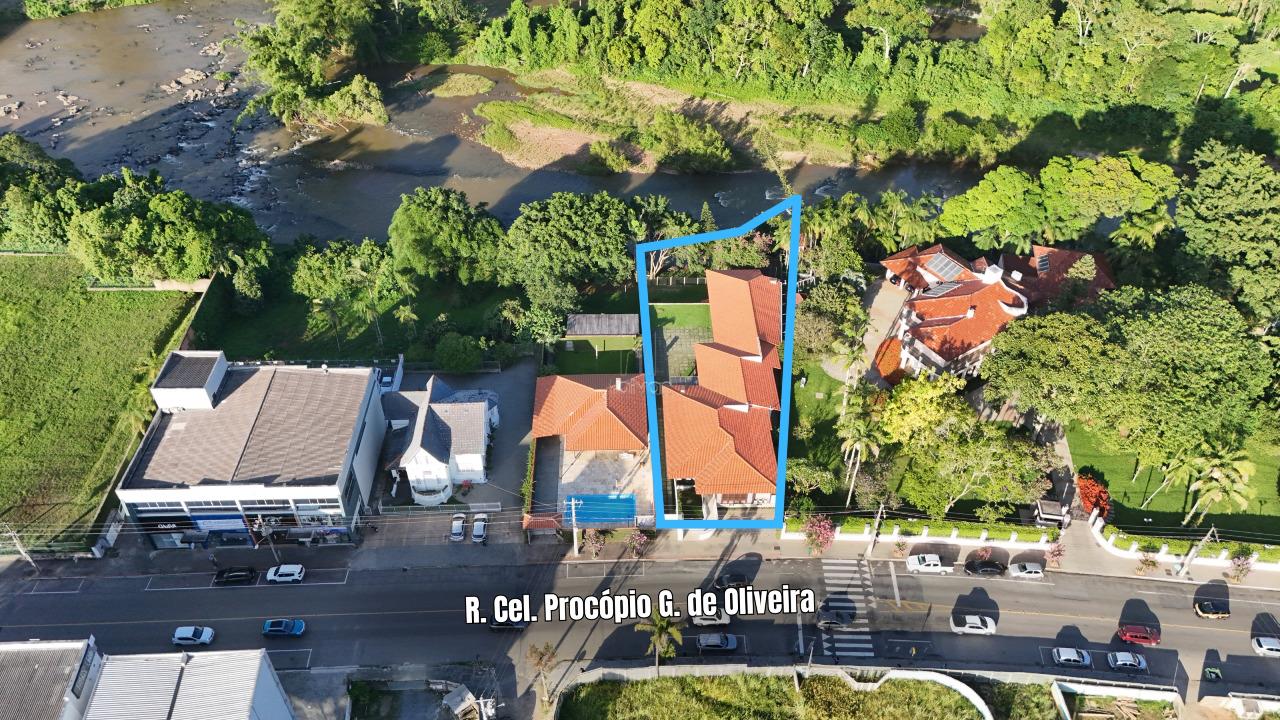 Casa comercial à venda no Centro: 