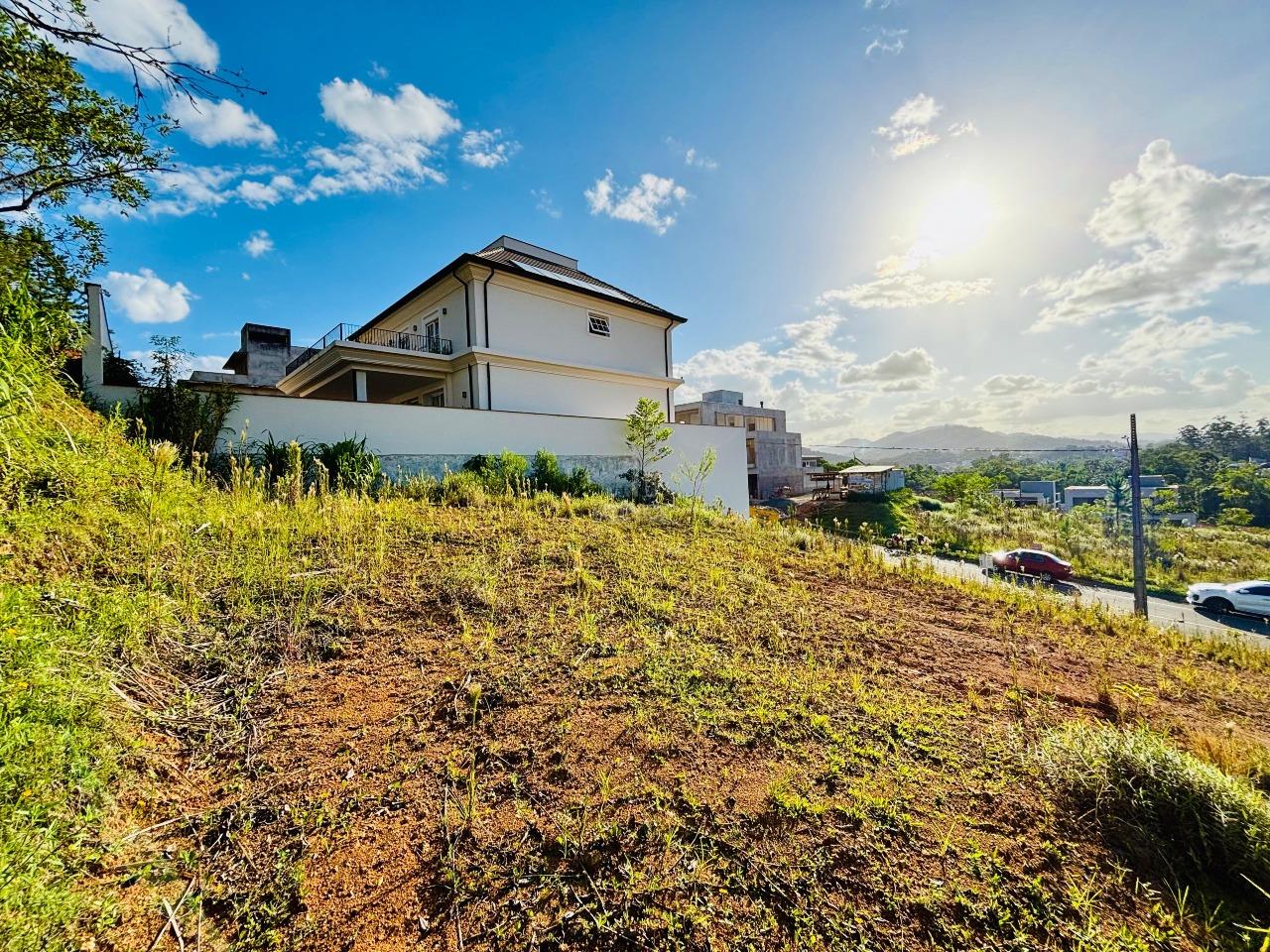 Terreno à venda no Amizade: 