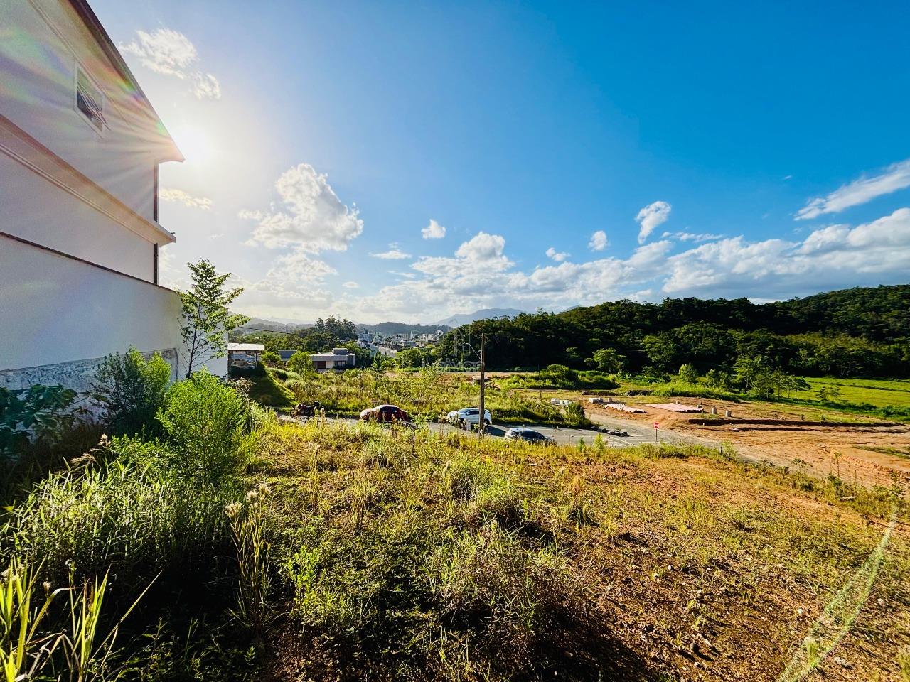 Terreno à venda no Amizade: 