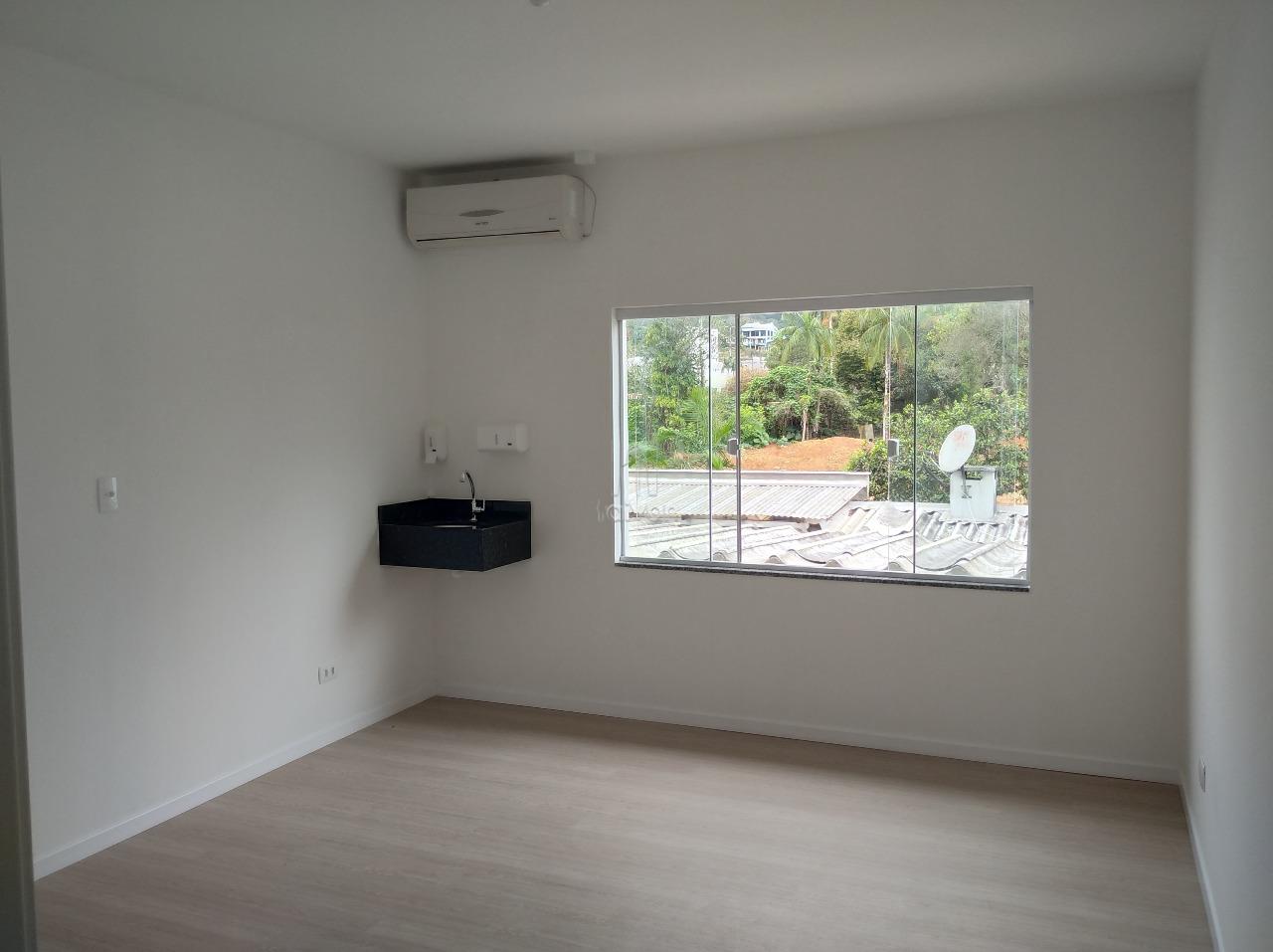 Sala Comercial para aluguel no Czerniewicz: 