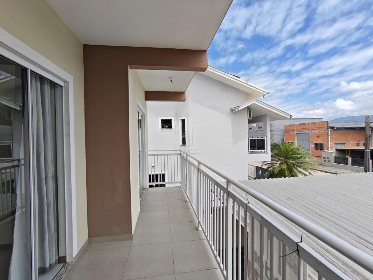 Apartamento para aluguel no Rau: 