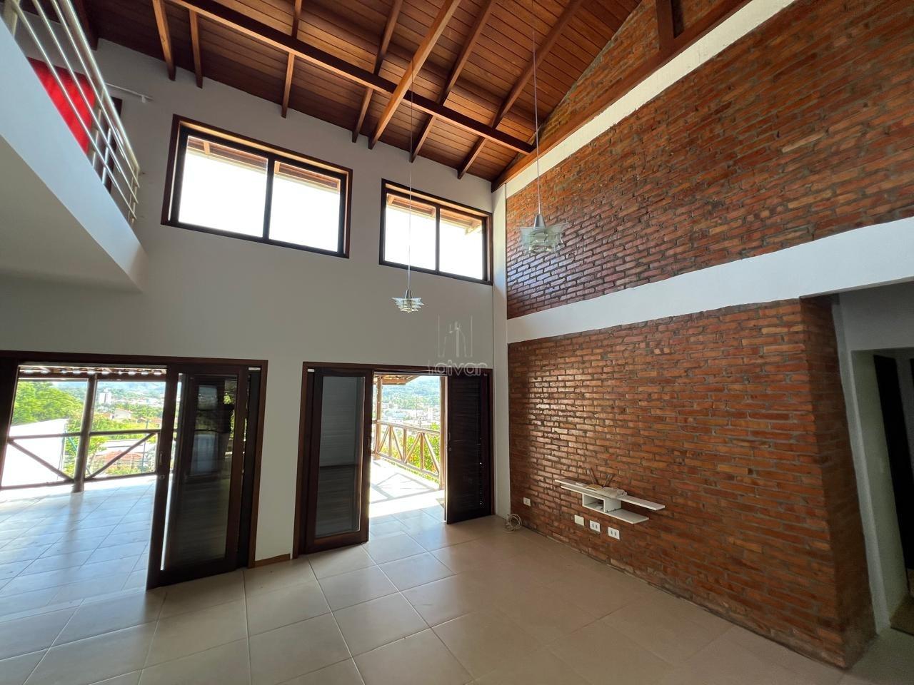 Casa para aluguel no Água Verde: 