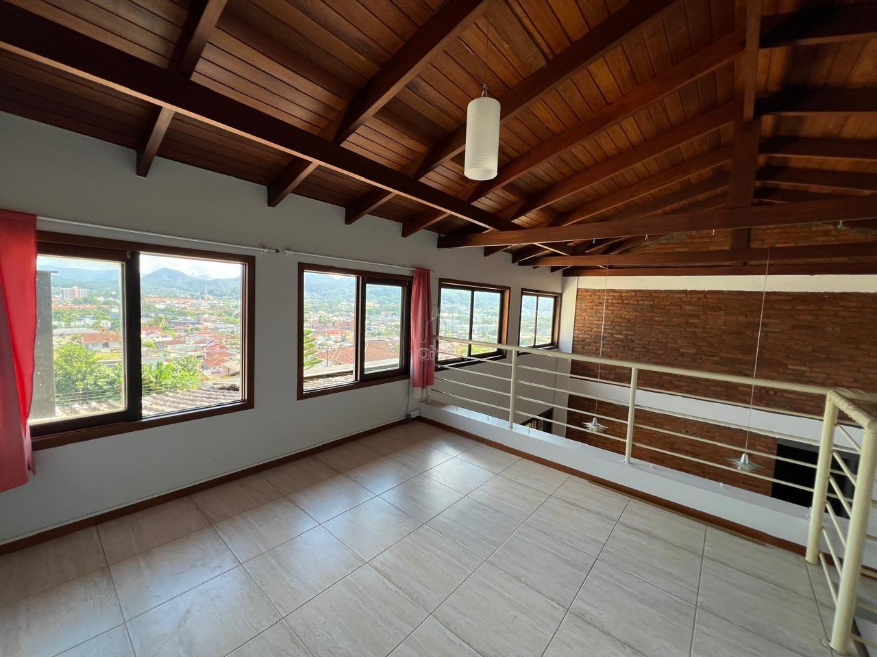 Casa para aluguel no Água Verde: 