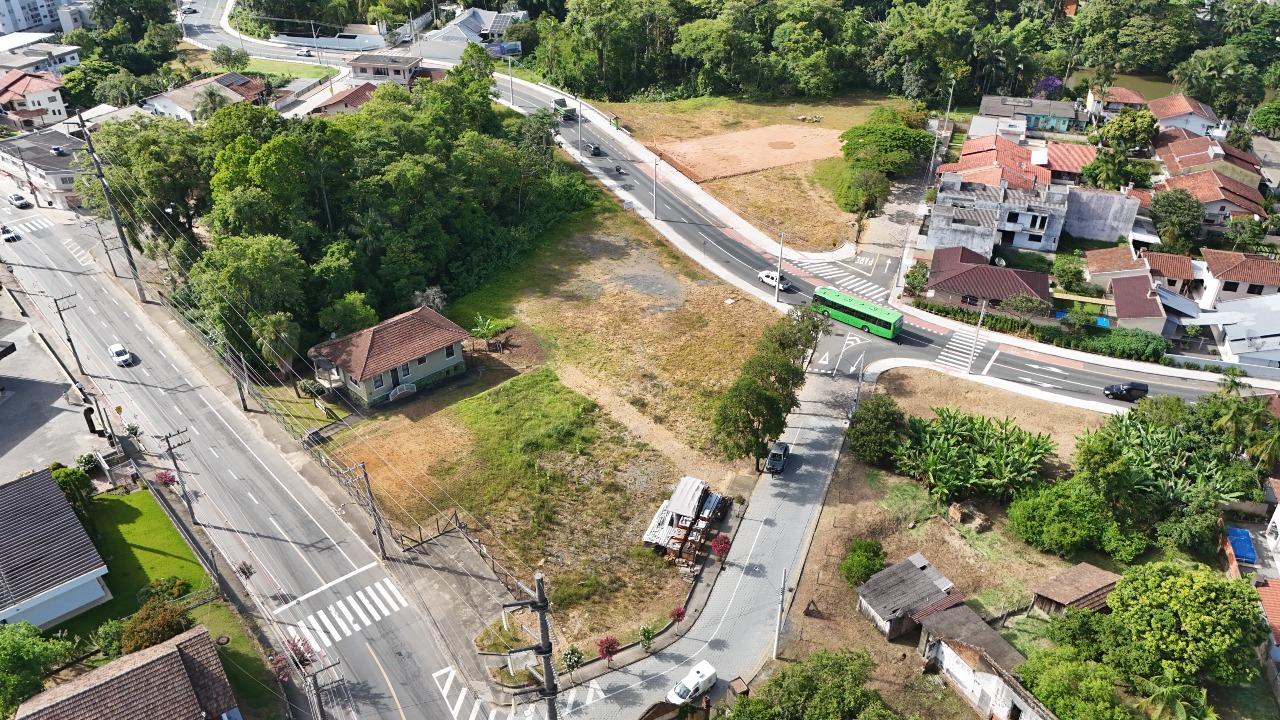 Terreno à venda no Czerniewicz: 