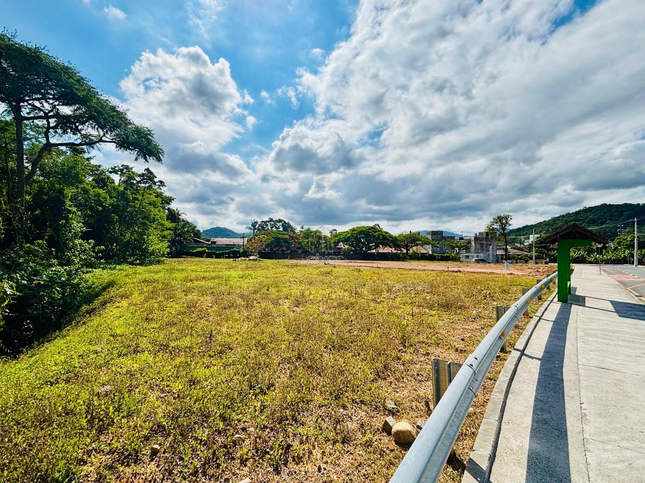 Terreno à venda no Czerniewicz: 