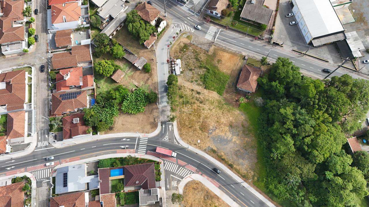 Terreno à venda no Czerniewicz: 