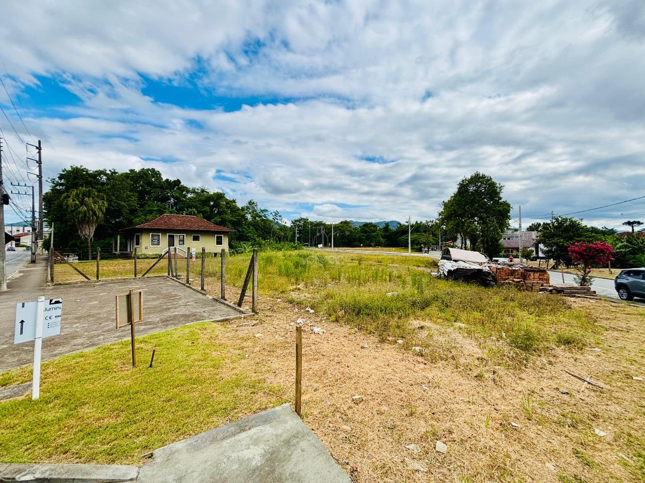 Terreno à venda no Czerniewicz: 