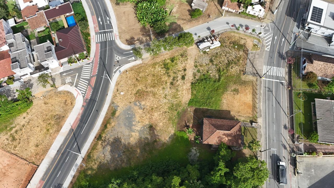 Terreno à venda no Czerniewicz: 