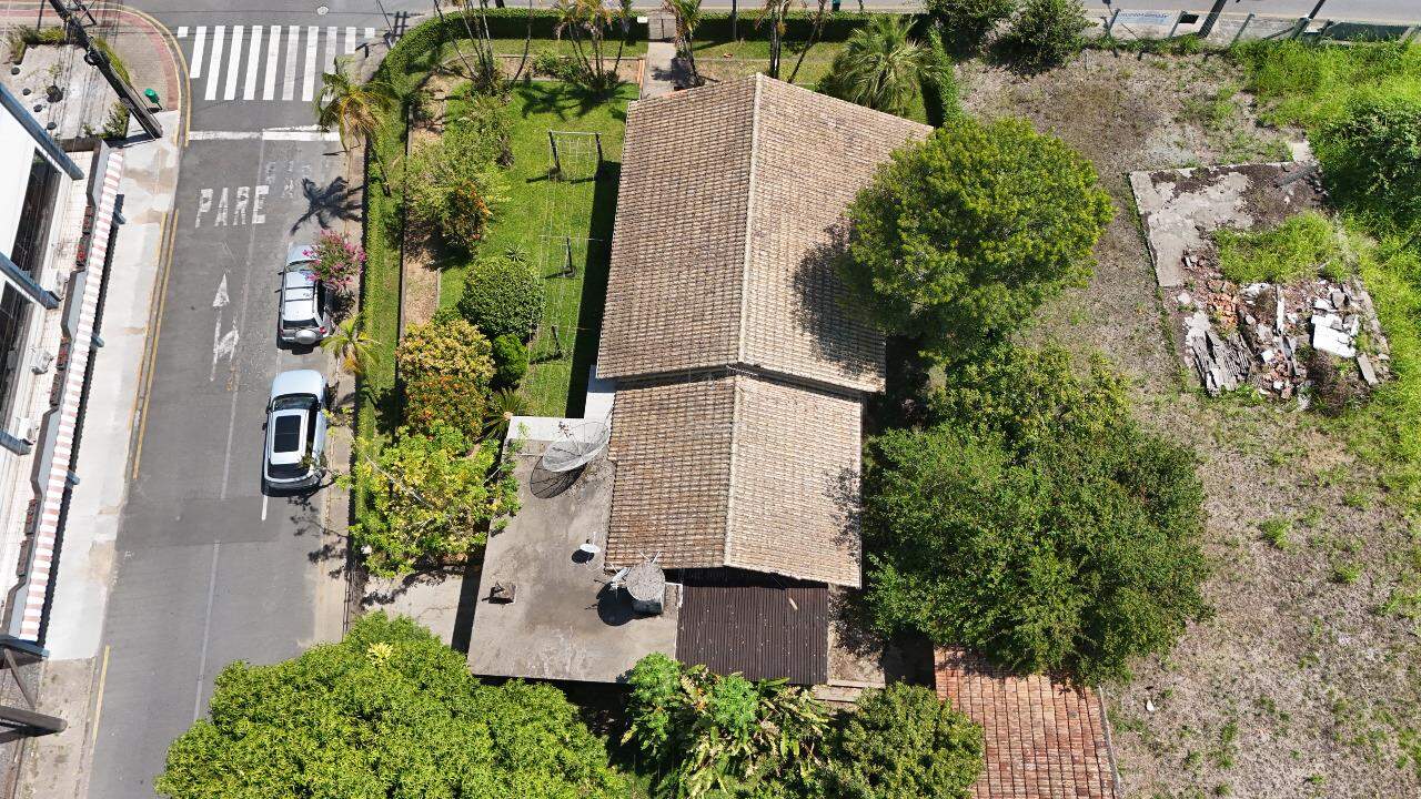 Casa comercial à venda no Nova Brasília: 