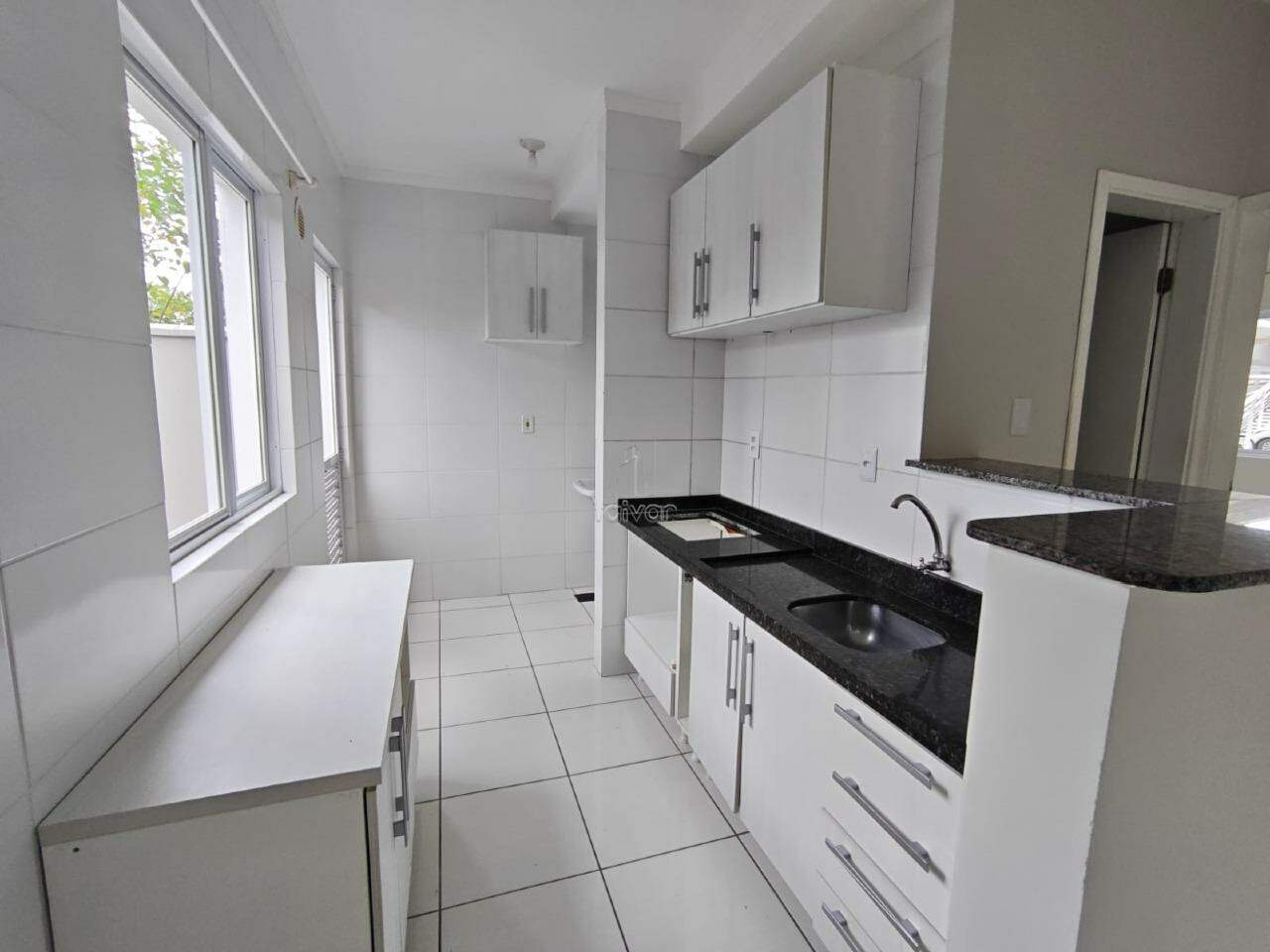 Apartamento para aluguel no Rau: 