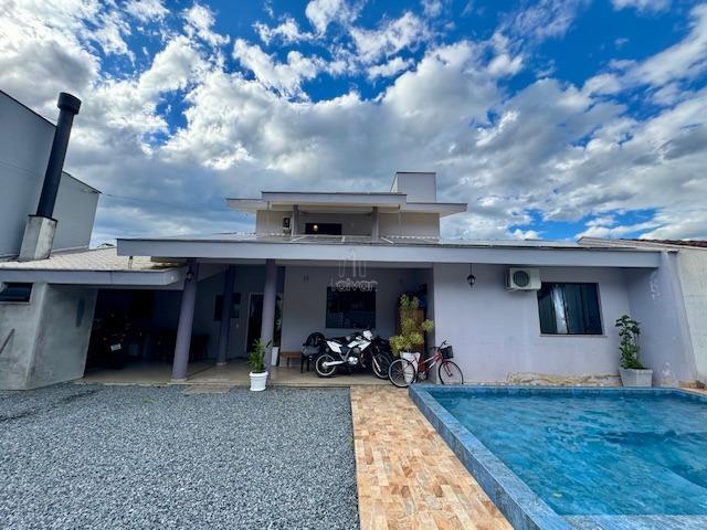 Casa à venda no Jaraguá Esquerdo: 