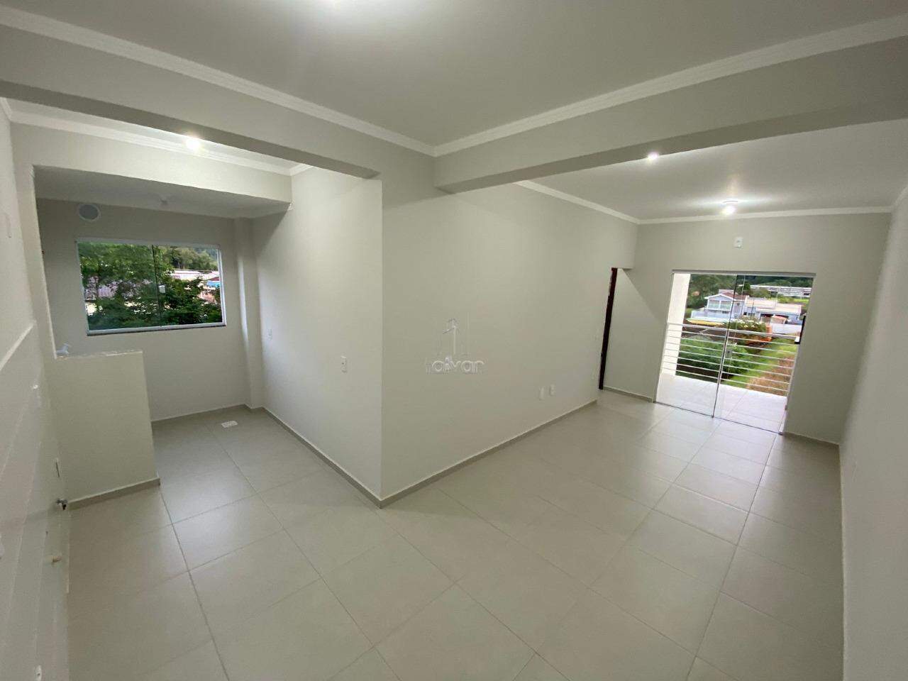 Apartamento à venda no Barra do Rio Cerro: 