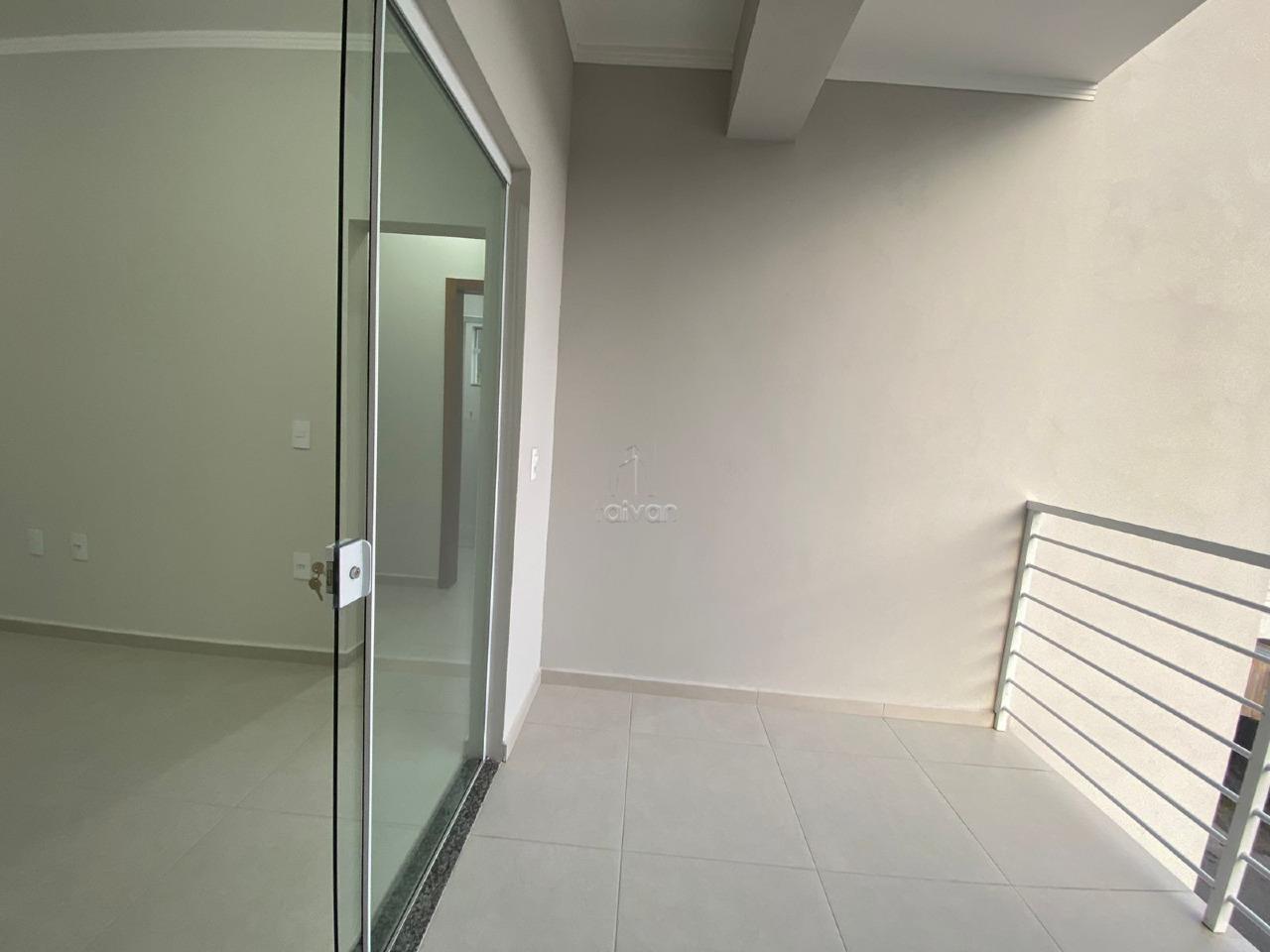 Apartamento à venda no Barra do Rio Cerro: 