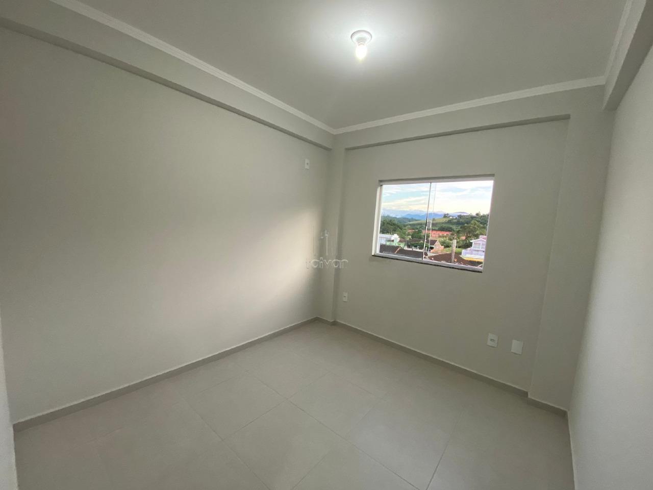 Apartamento à venda no Barra do Rio Cerro: 