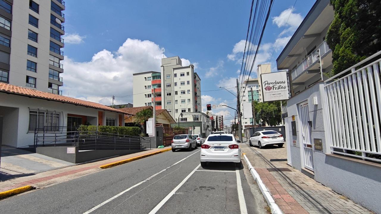 Casa comercial para aluguel no Centro: 