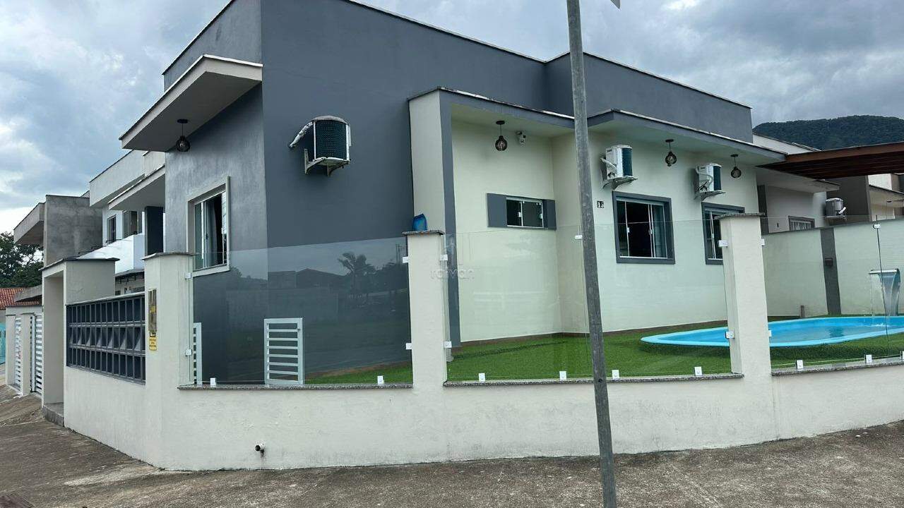 Geminado à venda no Santo Antônio: 