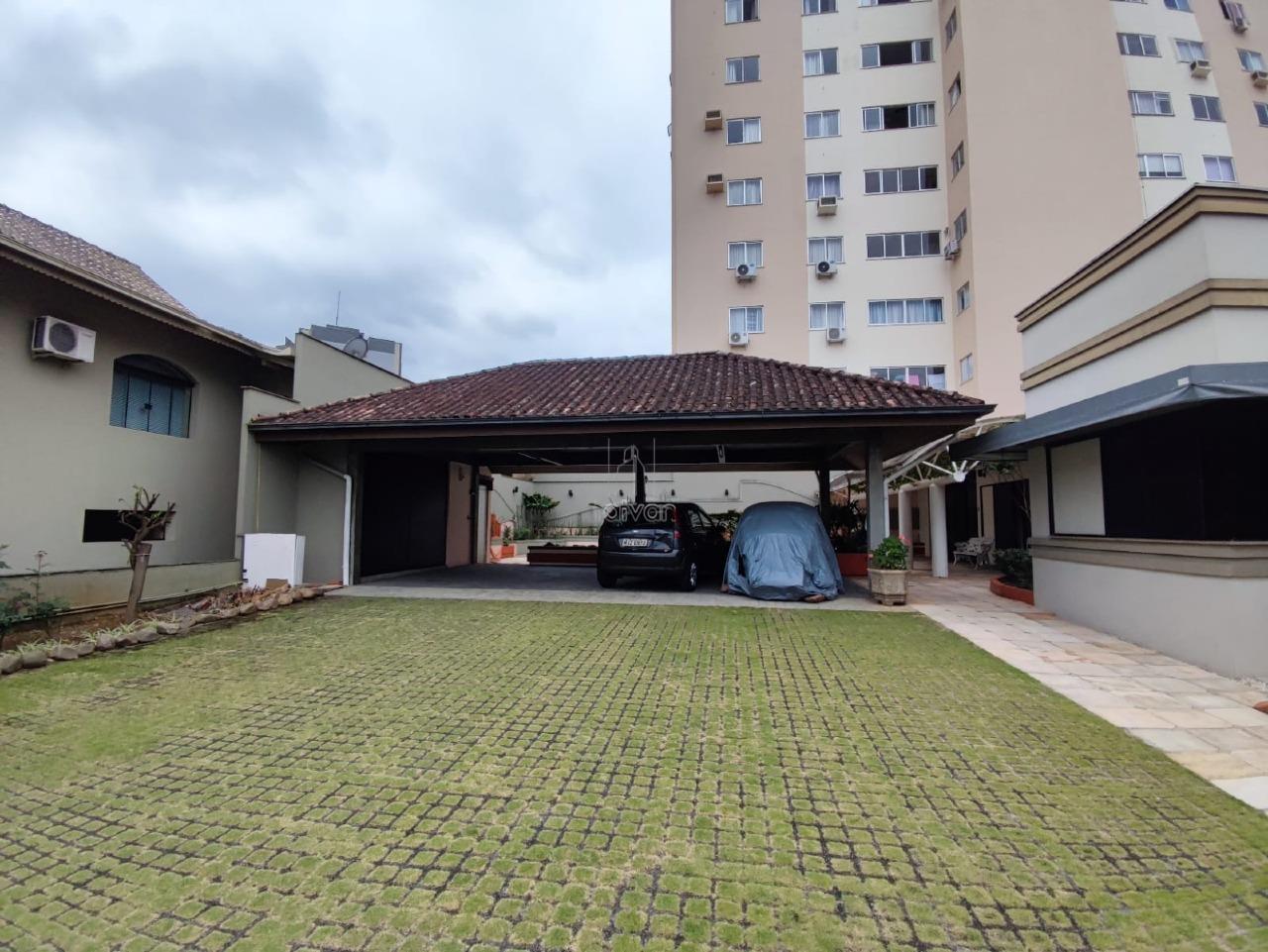 Casa à venda no Centro: 