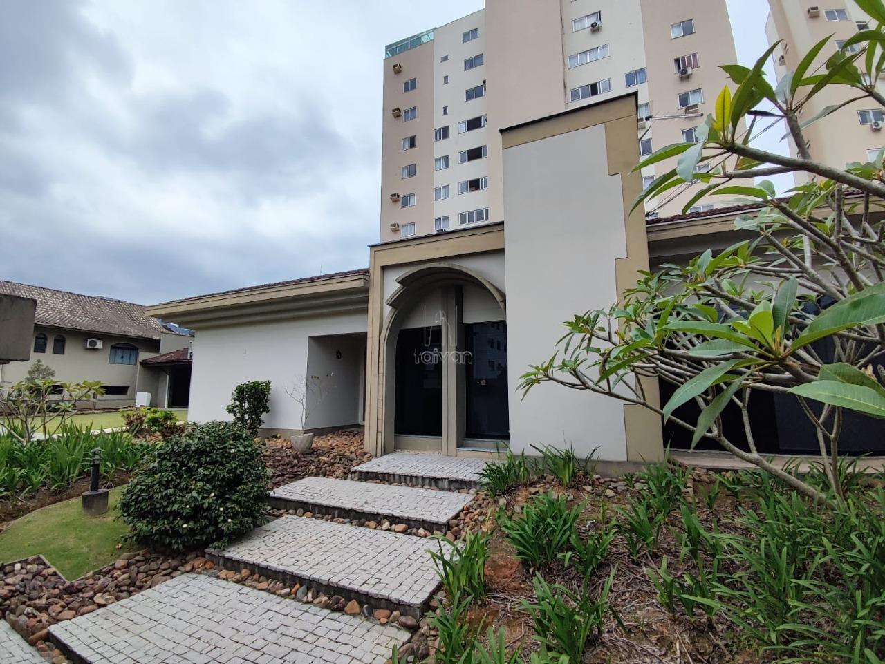 Casa à venda no Centro: 