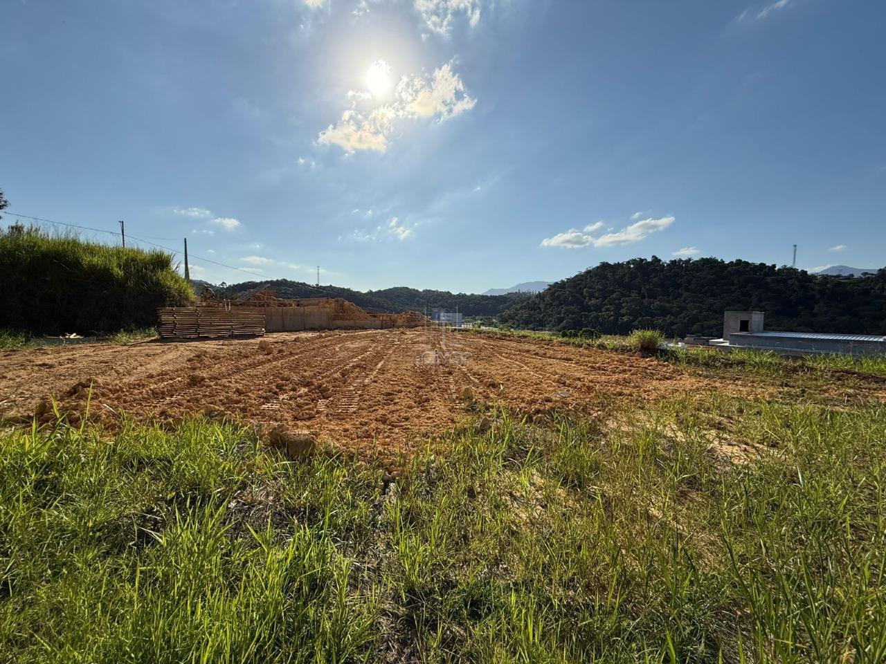 Terreno à venda no Rau: 