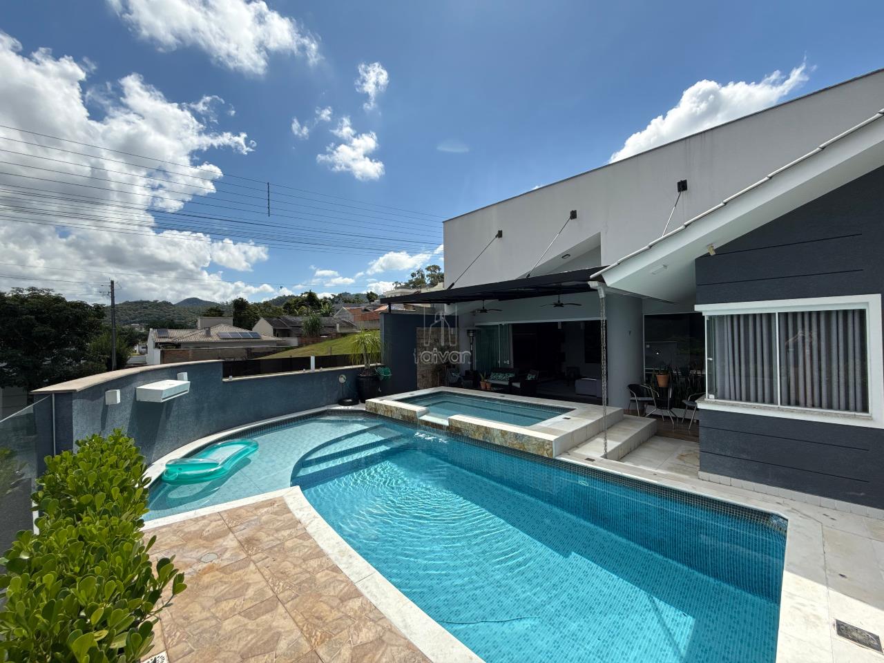 Casa à venda no Amizade: 