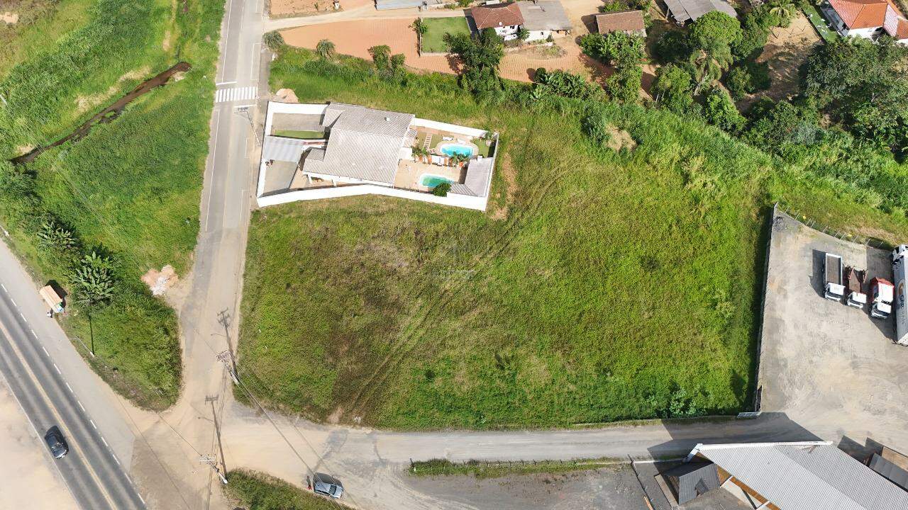 Terreno à venda no Tifa Monos: 