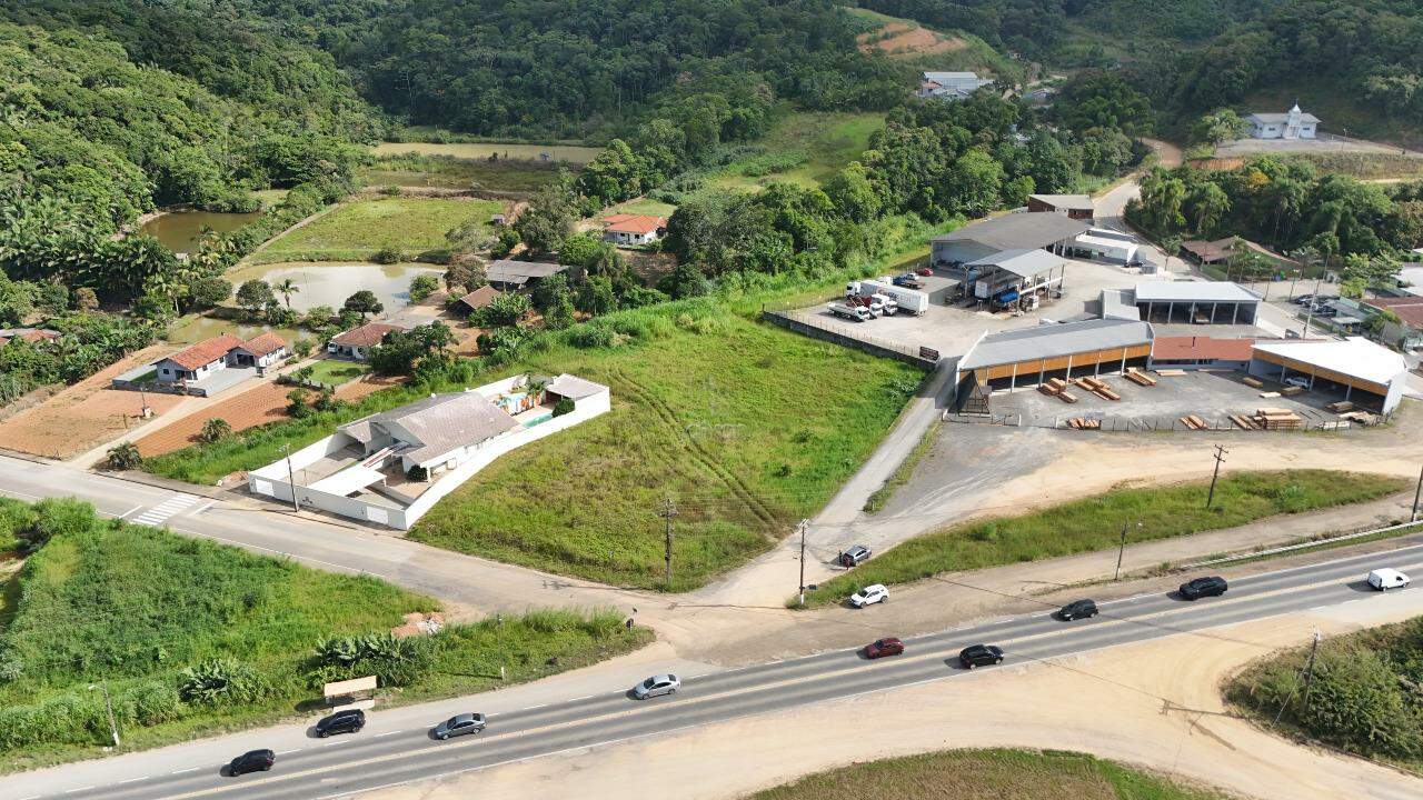 Terreno à venda no Tifa Monos: 