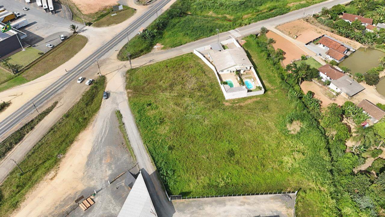 Terreno à venda no Tifa Monos: 