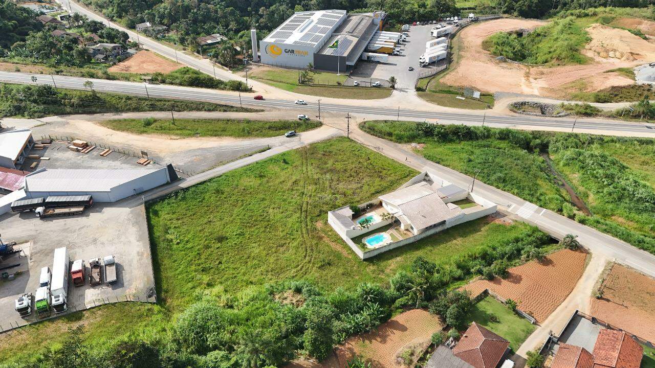 Terreno à venda no Tifa Monos: 