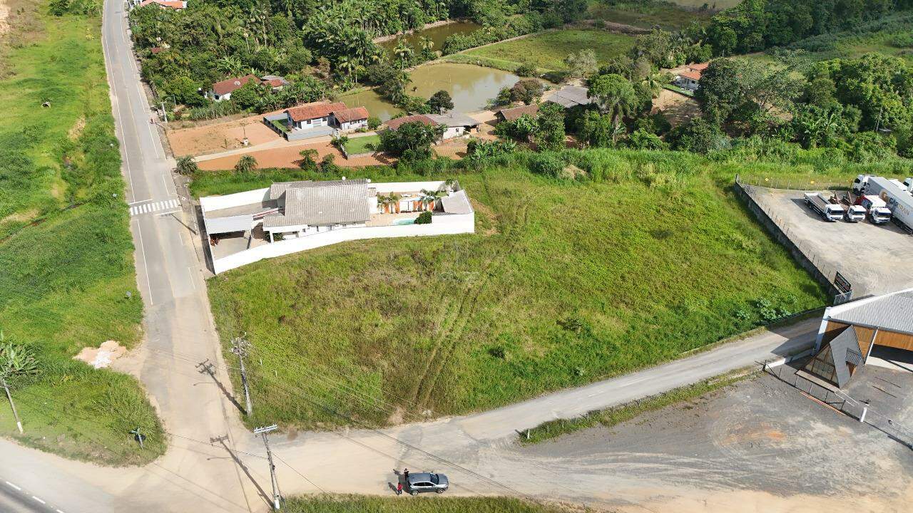 Terreno à venda no Tifa Monos: 