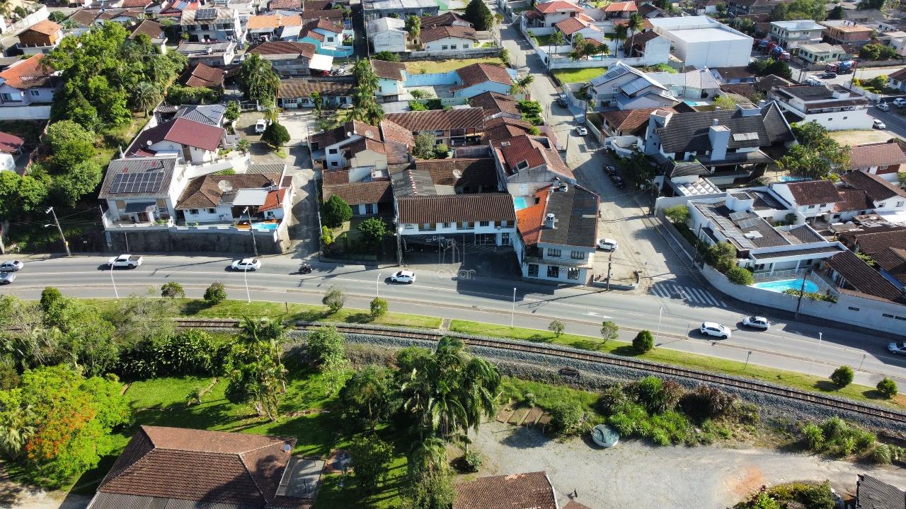 Área à venda no Nova Brasília: 