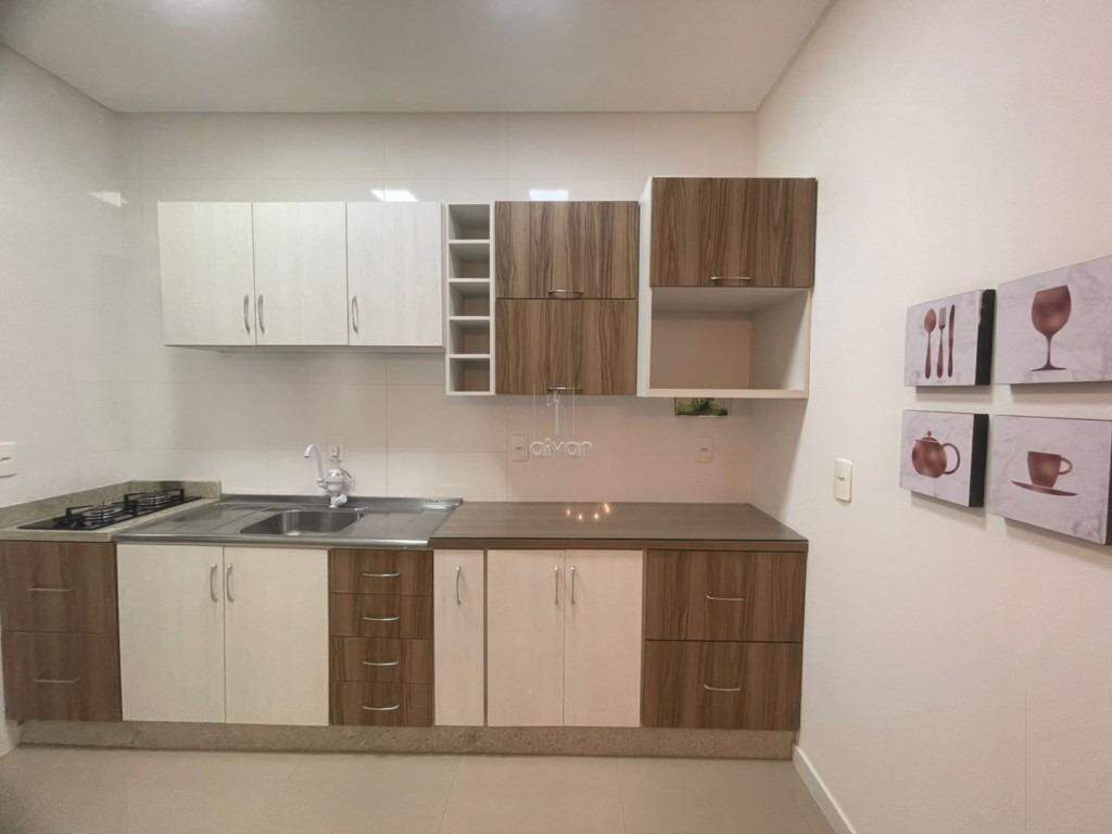 Apartamento à venda no Jaraguá Esquerdo: 